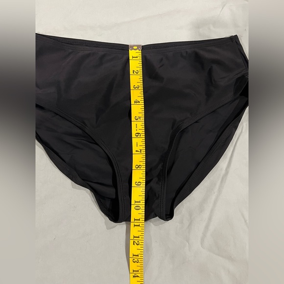 Hold Pose High Neck black Tankini & Bottom - Picture 8 of 9